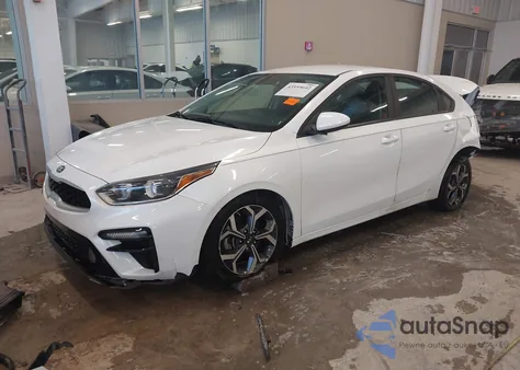 2021 Kia Forte Lxs из США, поврежденный, VIN 3KPF24AD2ME299422